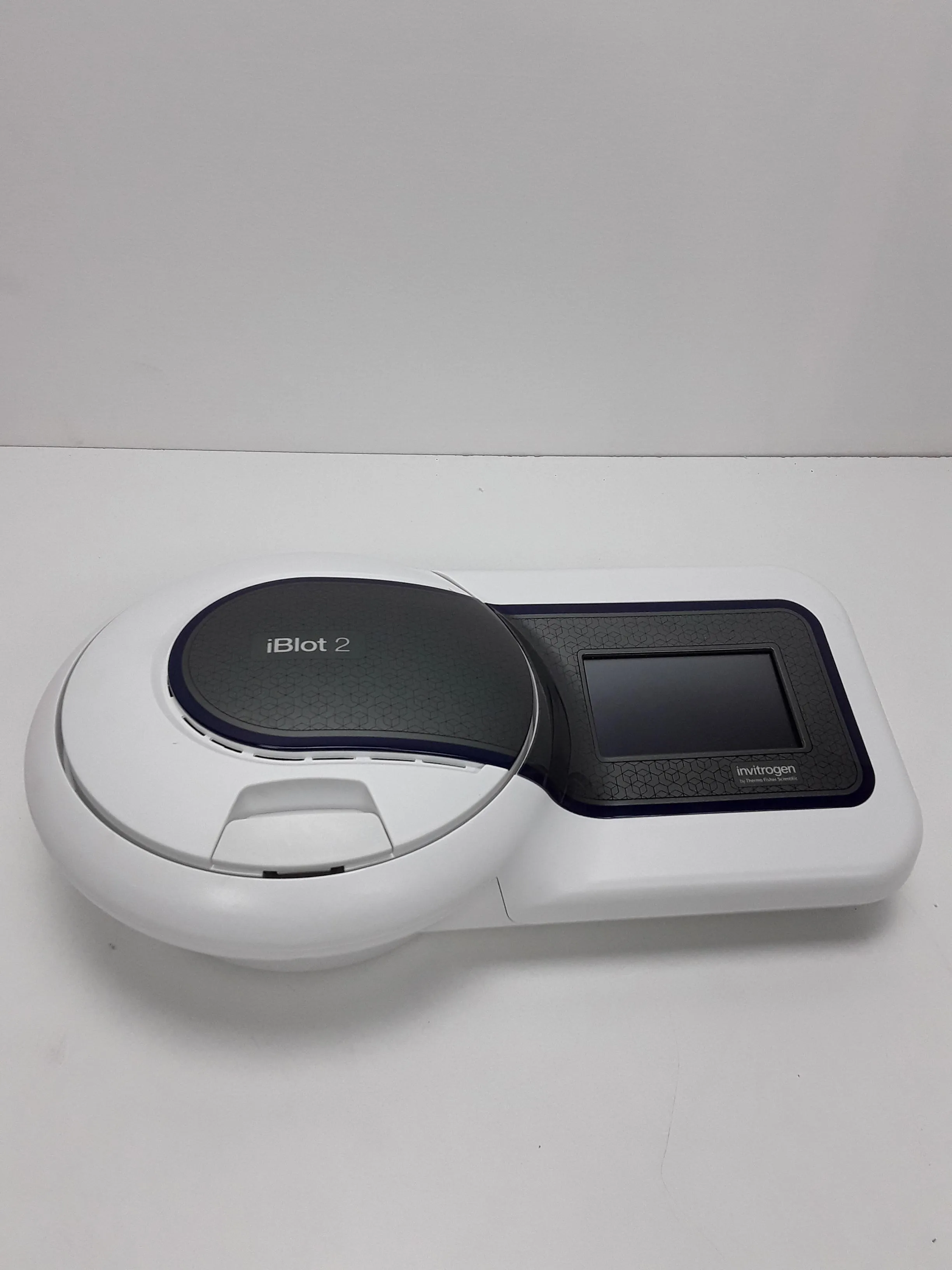 Invitrogen iBlot 2 Gel Transfer Device IB21001 - Used Lab Equipment with High-Quality Protein Transfers