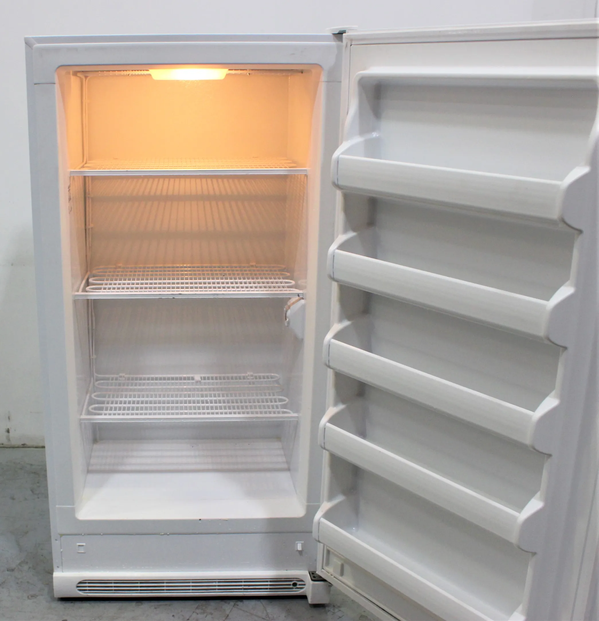 Kenmore 253.21742511 17.3 cu. ft. White Upright Freezer - Used