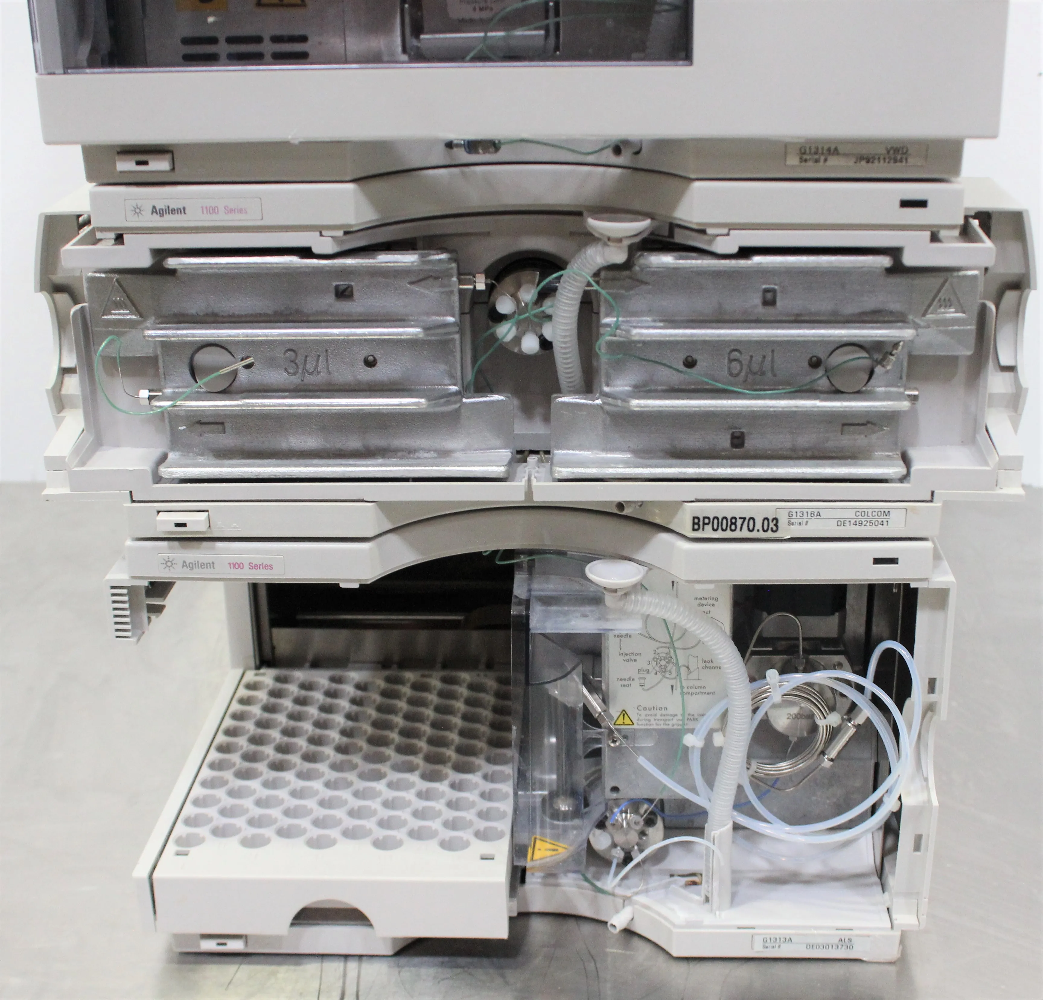 Agilent HPLC 1100 Series Variable Wavelength Detector G1314A with G1379A Degasser