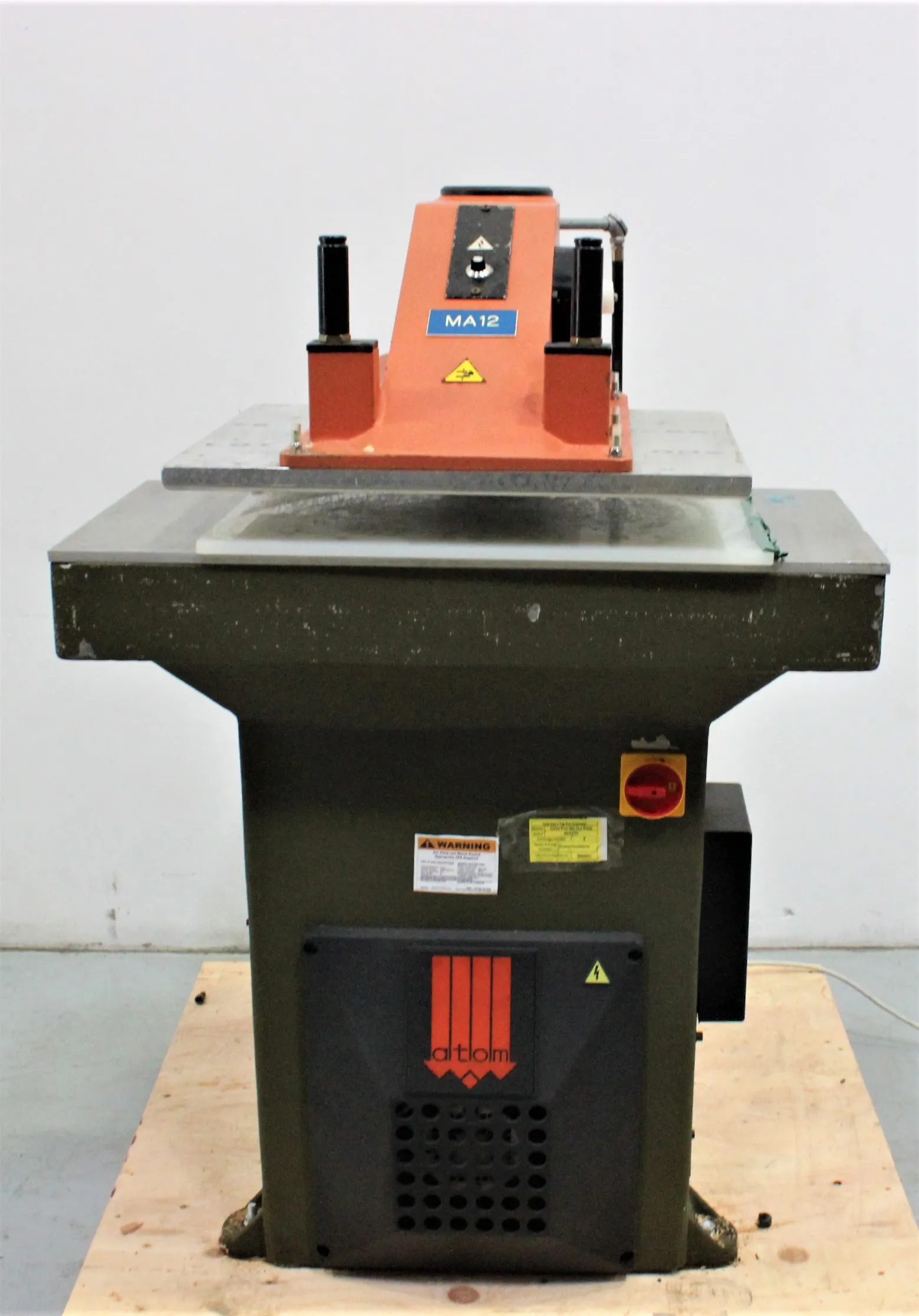 Atom SE 20 Swing Arm Clicker Press