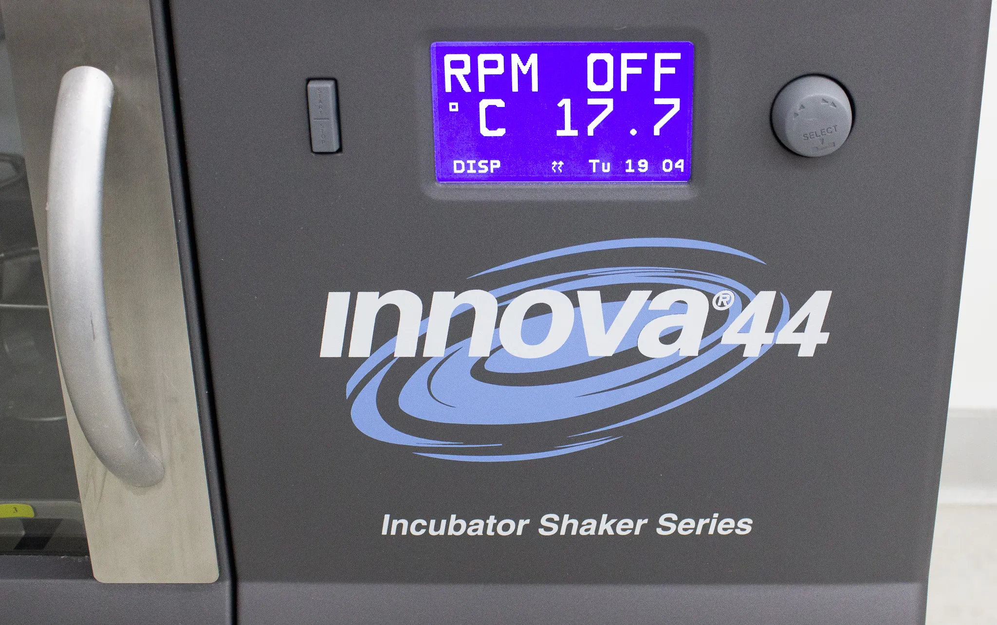 New Brunswick Innova 44R Refrigerated Incubator Shaker M1282-0006