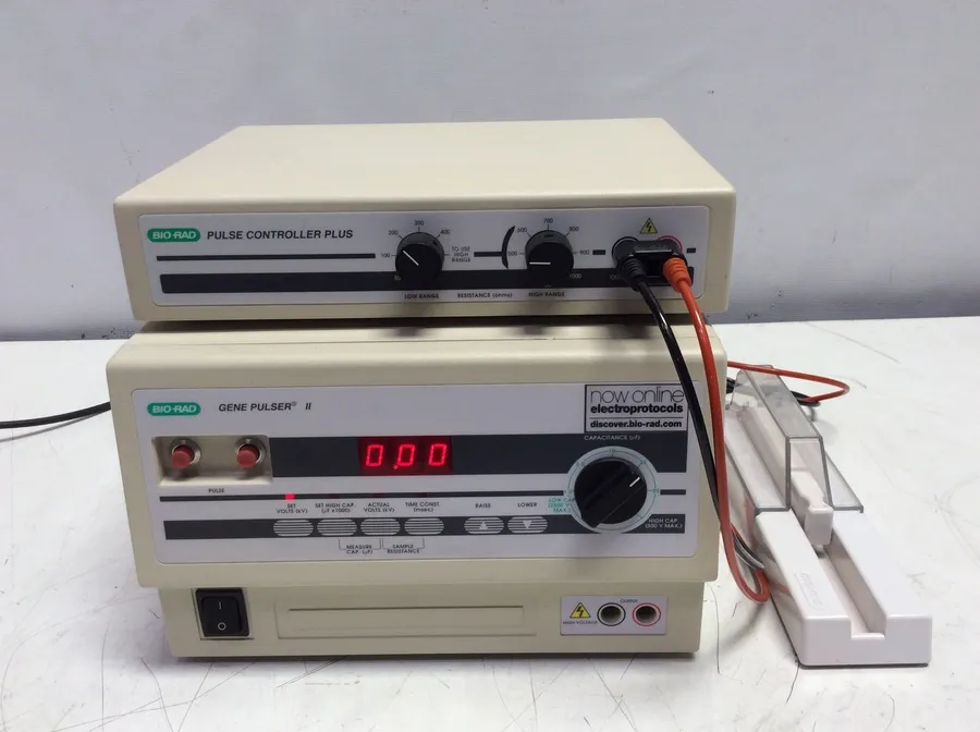 BIO-RAD Gene Pulser II Apparatus w/Pulse Controller Plus