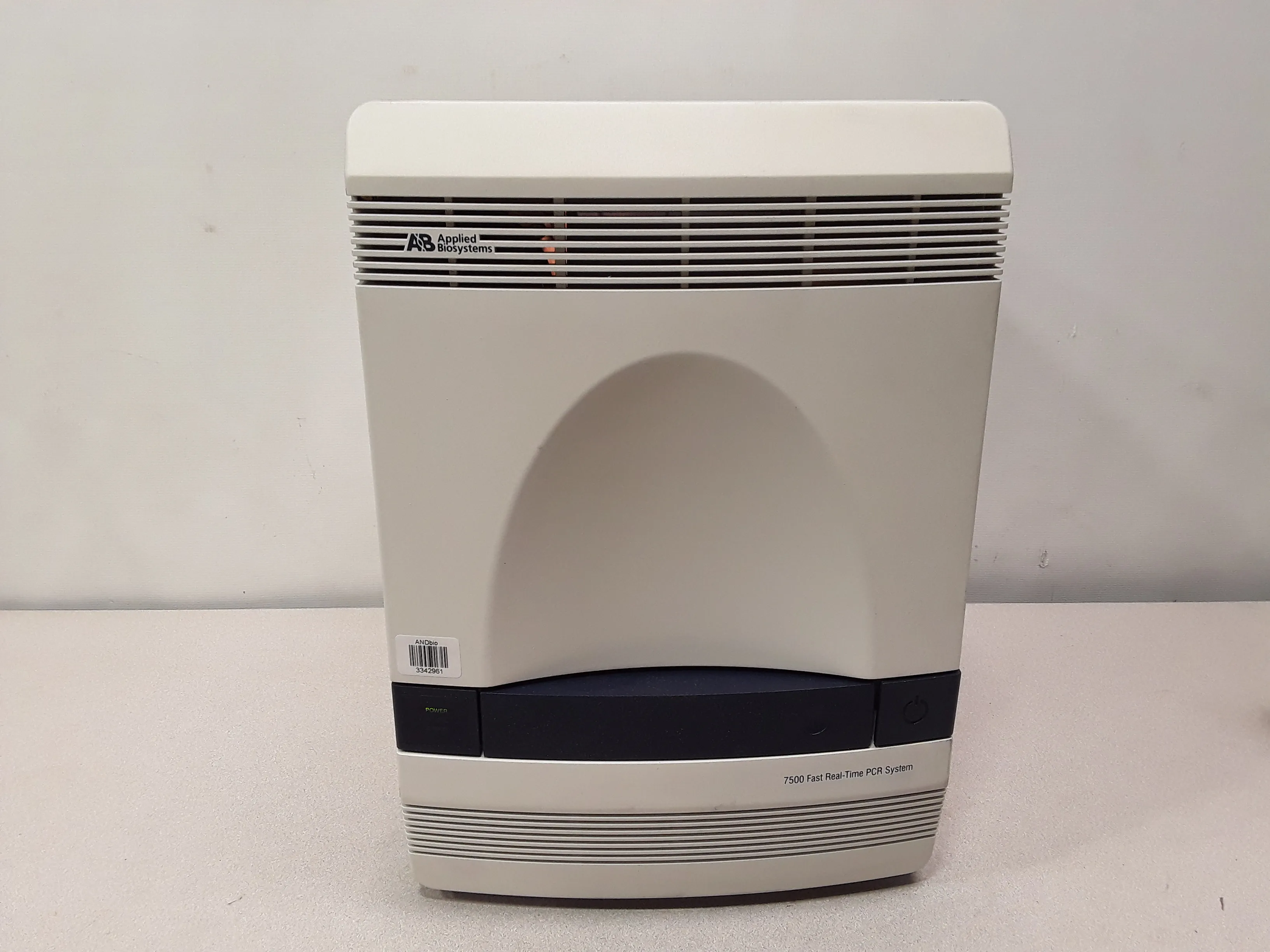 Applied Biosystems 7500 Fast Real-Time PCR System