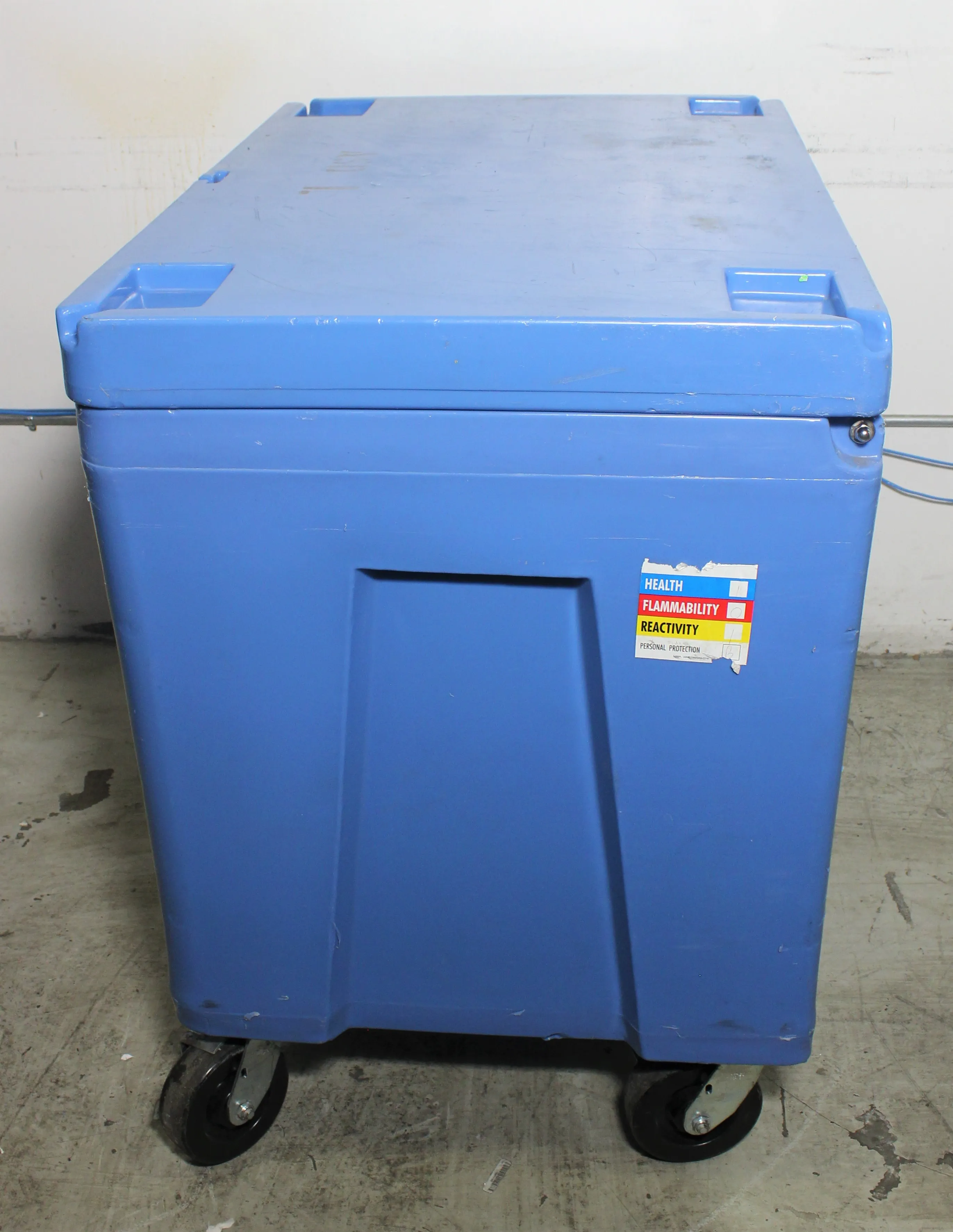 Bonar 1930402M93001: 11 cu ft Cold Room with Hinged Lid & Caster Wheels - Used