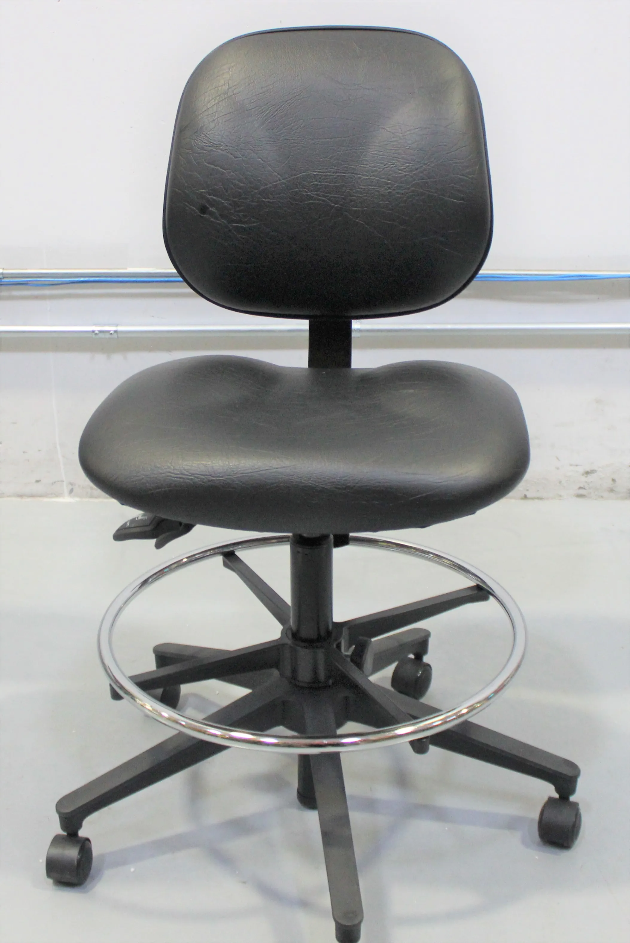 VWR VDLC-H Lab Chair with Pneumatic Adjustment