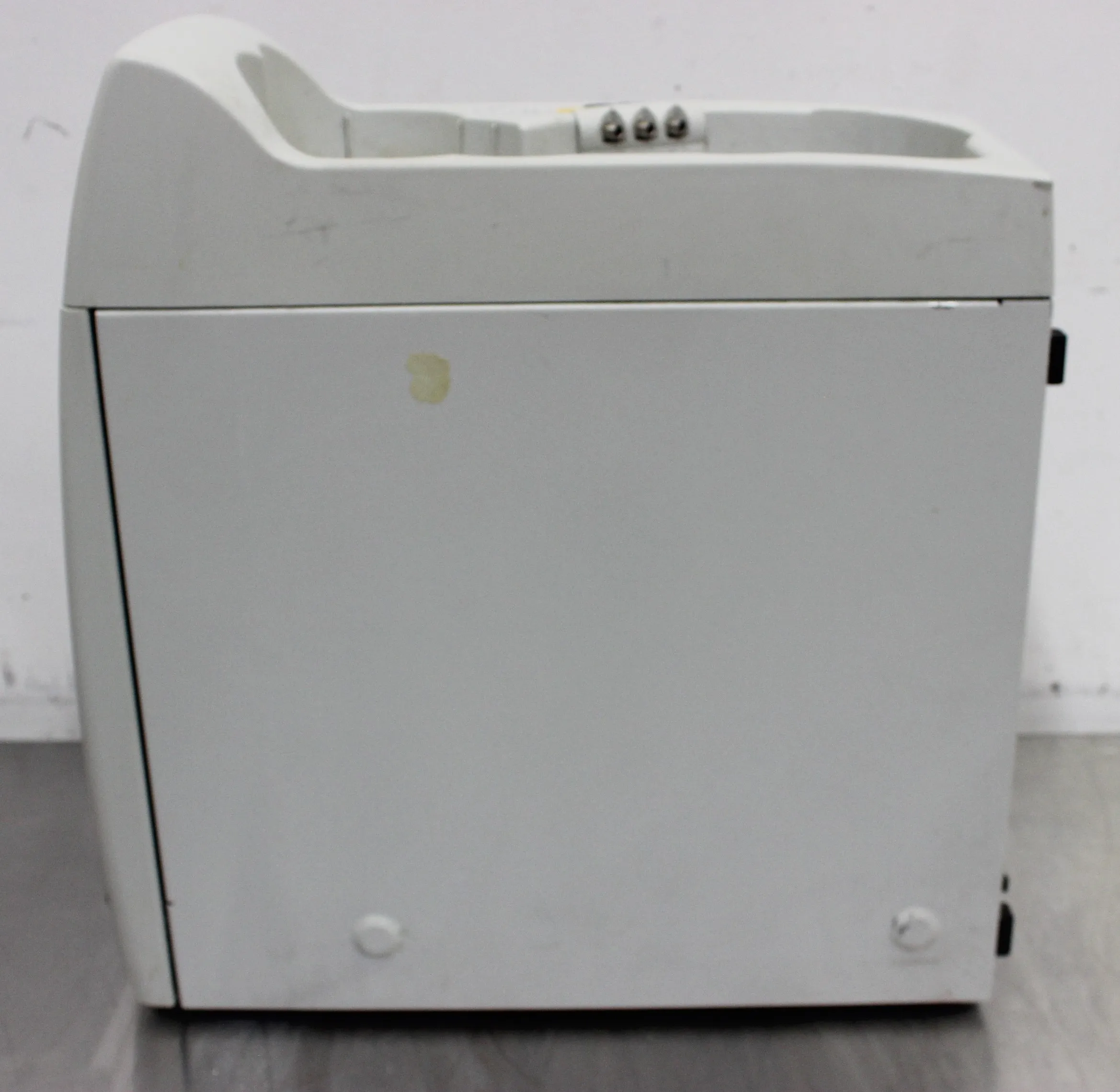 Dionex ICS-2000 Ion Chromatography System for Parts or Not Working