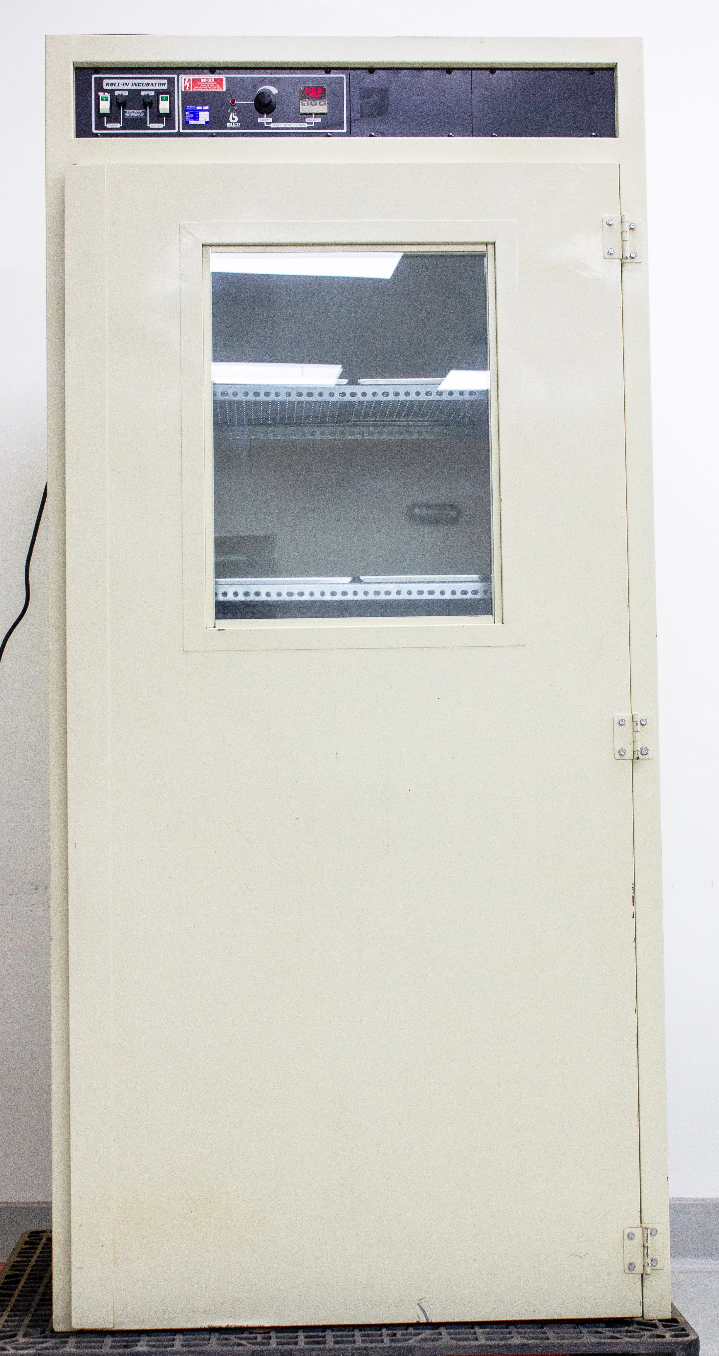 Bellco Glass Single Window Standard Roll-In Incubator 7728-S0095