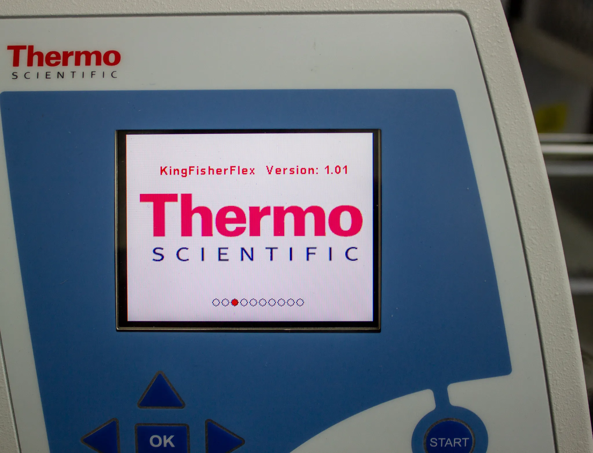 Thermo KingFisher Flex DNA RNA Purification System w/ 96 Deep-well Magnetic Head  & Heat Block  5400630