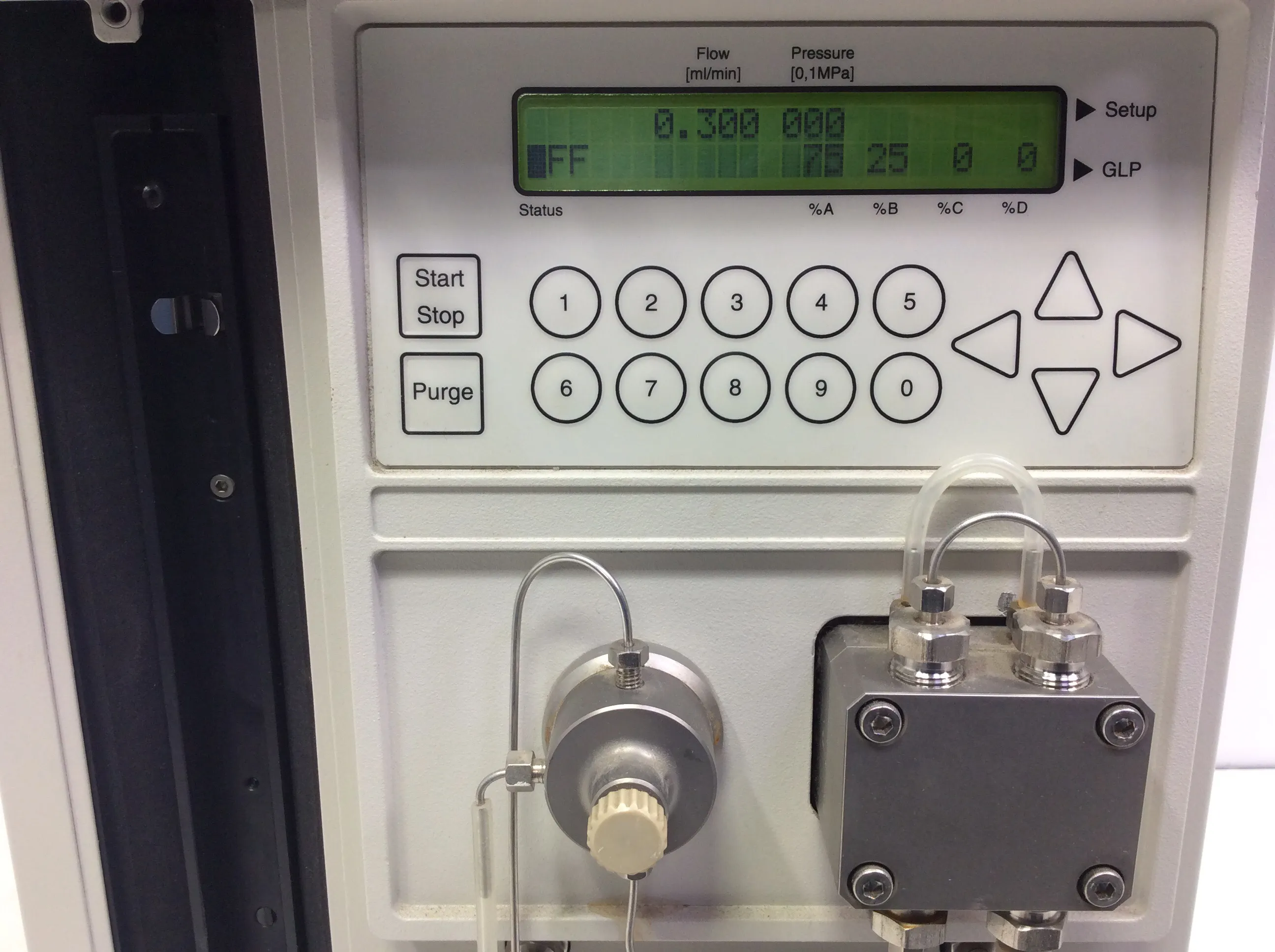 LC Packings UltiMate HPLC System with Glass Solvent Bottles - Fully Integrated Micro-Scale High Performance Liquid Chromatograph