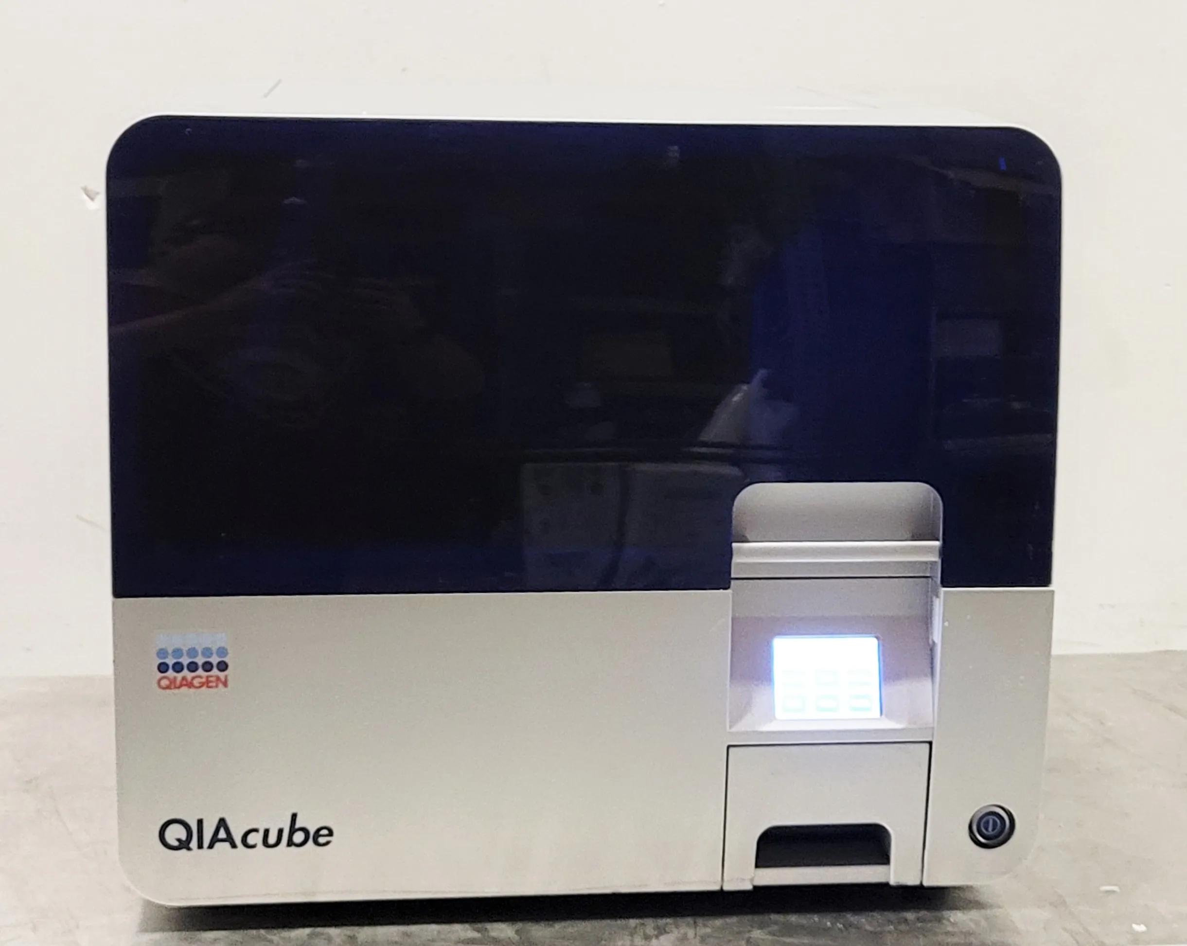 QIAGEN QIAcube Robotic Workstation (110 V)