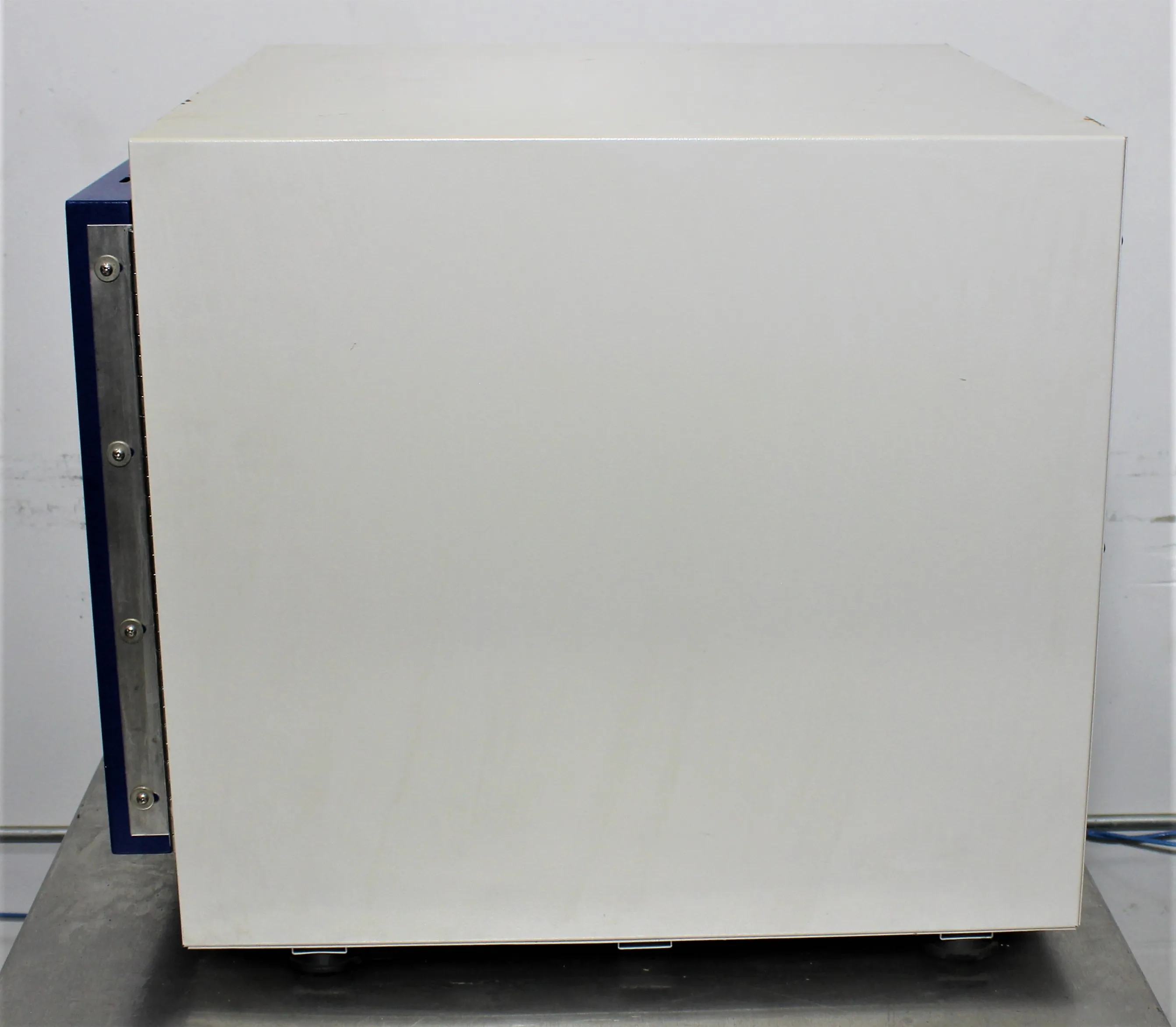 Cole Parmer 605053-20 Vacuum Oven 2.3 Cu. Ft. 120V 60Hz US 30-Day Warranty, 100% Parts and Labor