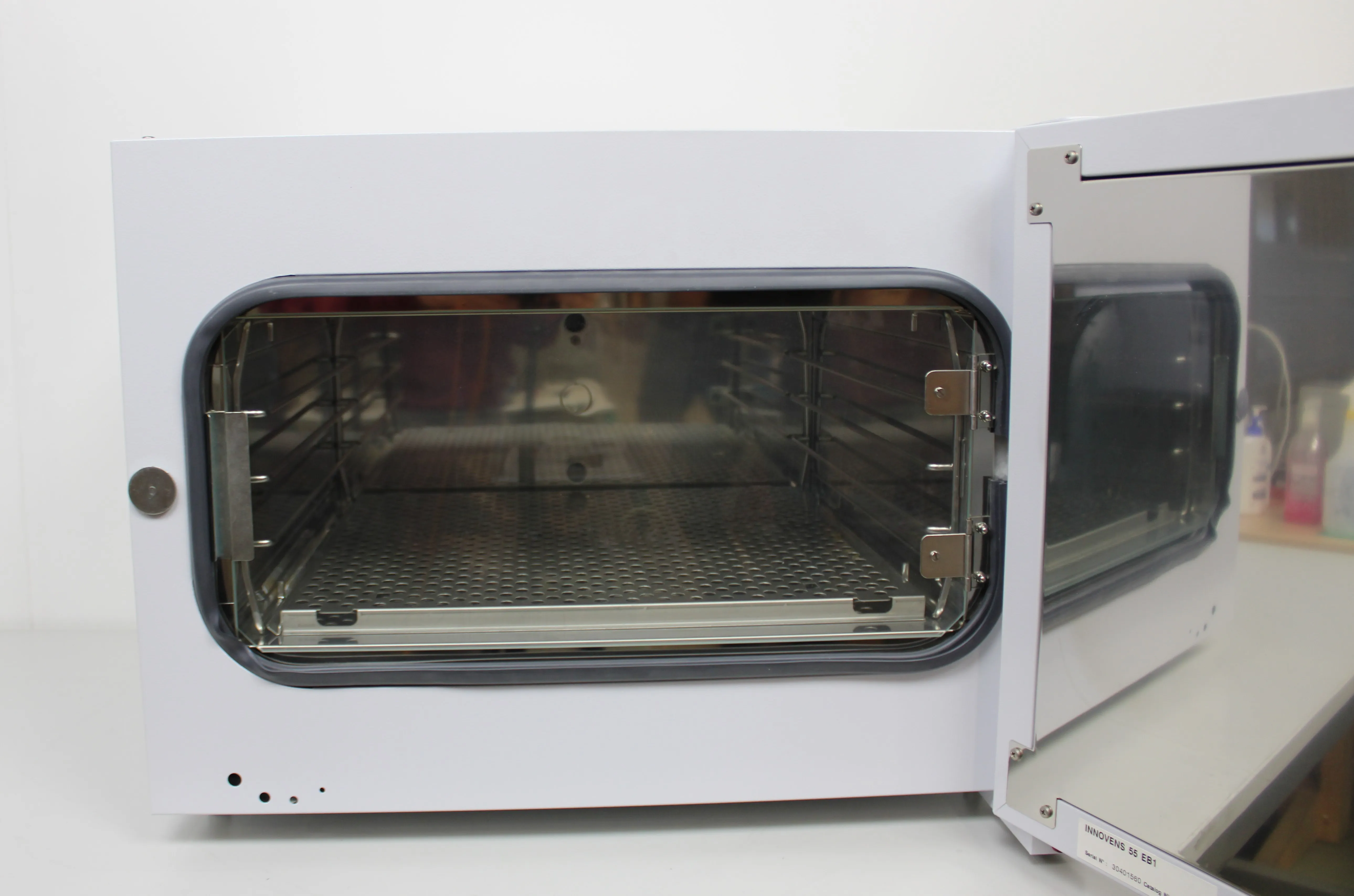 Thermo Electron INNOVENS 55 EB1 Bacteriological Incubator Oven 120V/220V 50Hz/60Hz 30401560