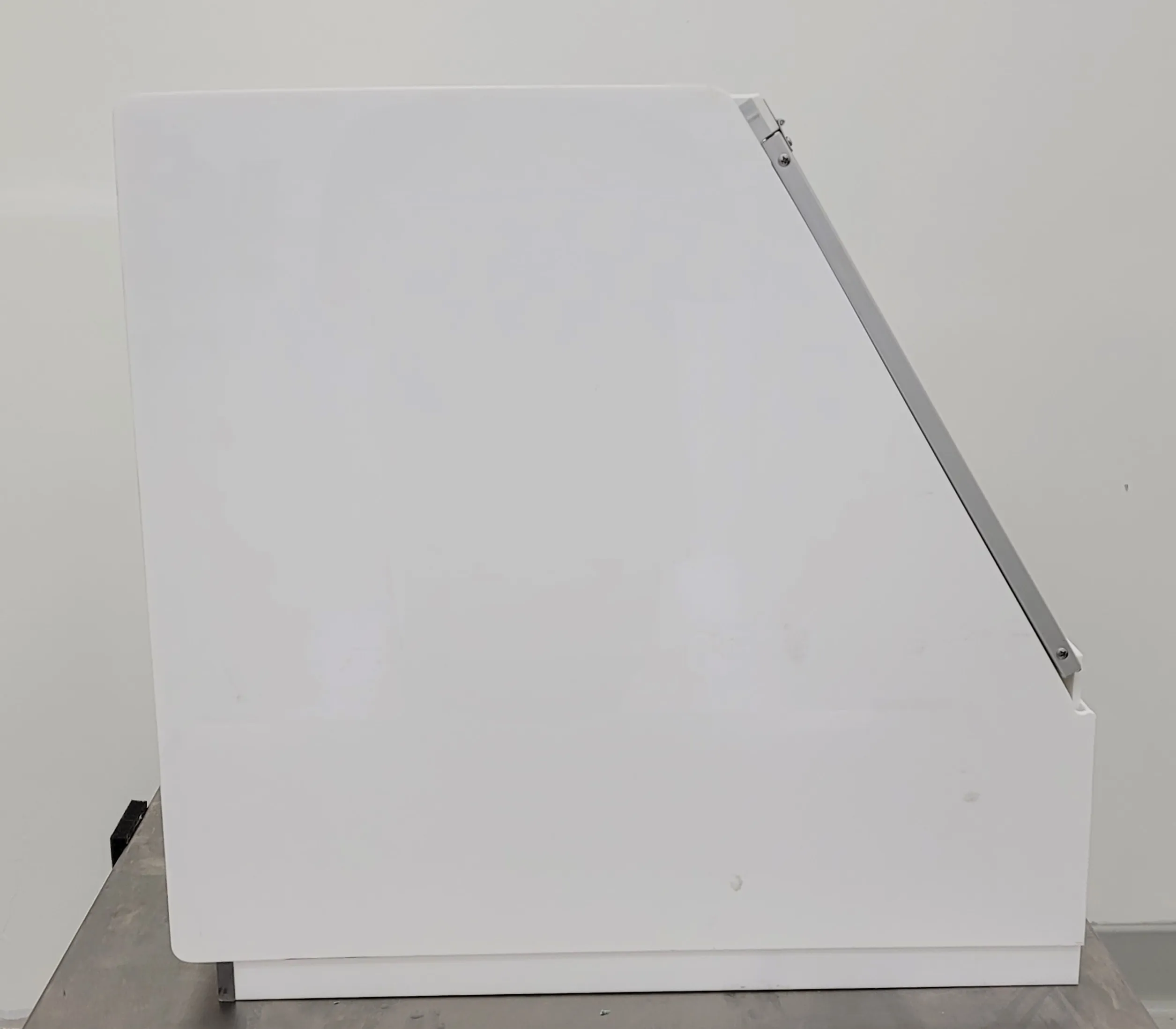 CBS Scientific P-048-202 PCR Enclosure Class 2, Used, 30-Day Warranty