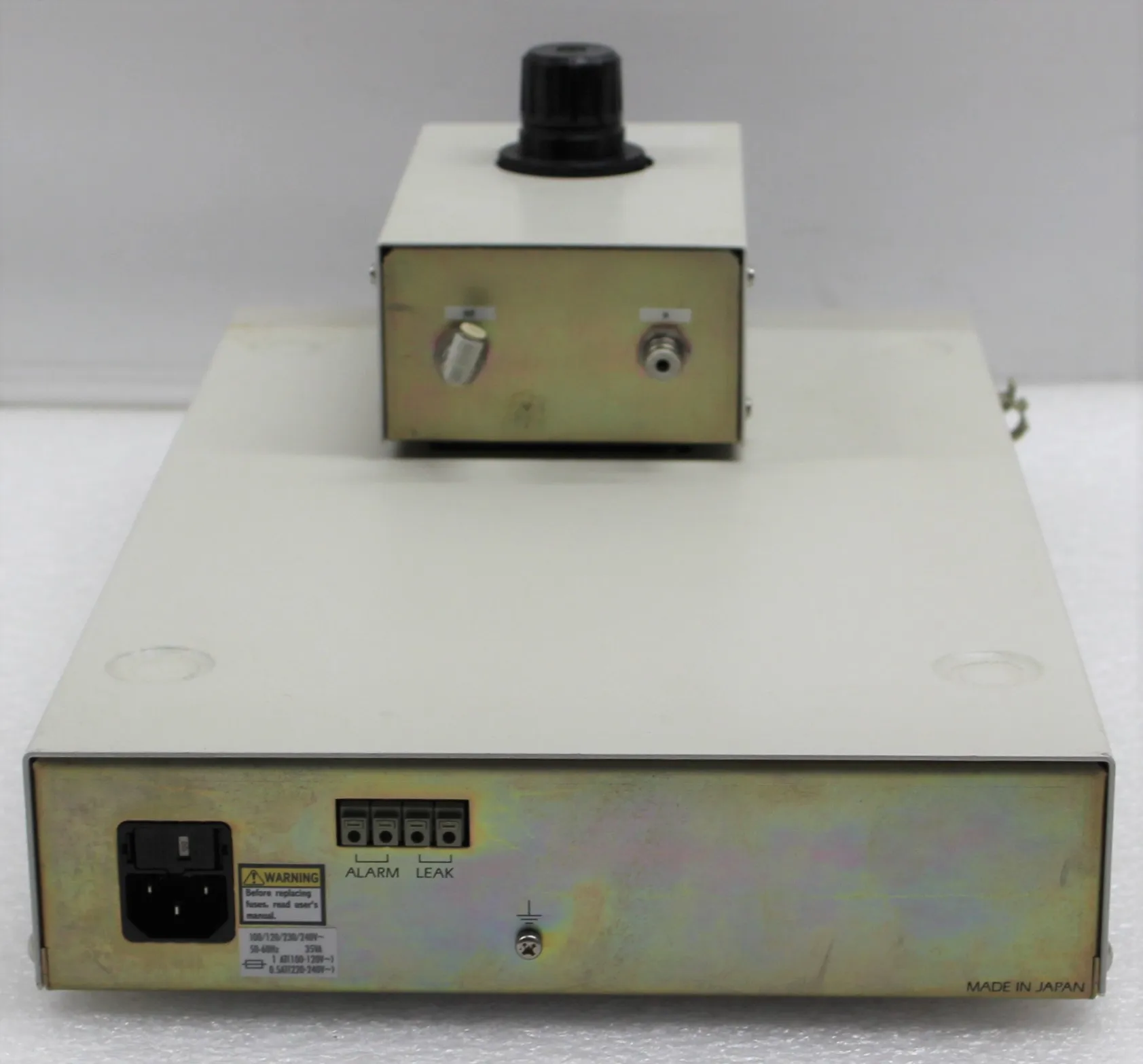 Shimadzu DGU-14A Solvent Degasser HPLC/FPLC/GC/CE